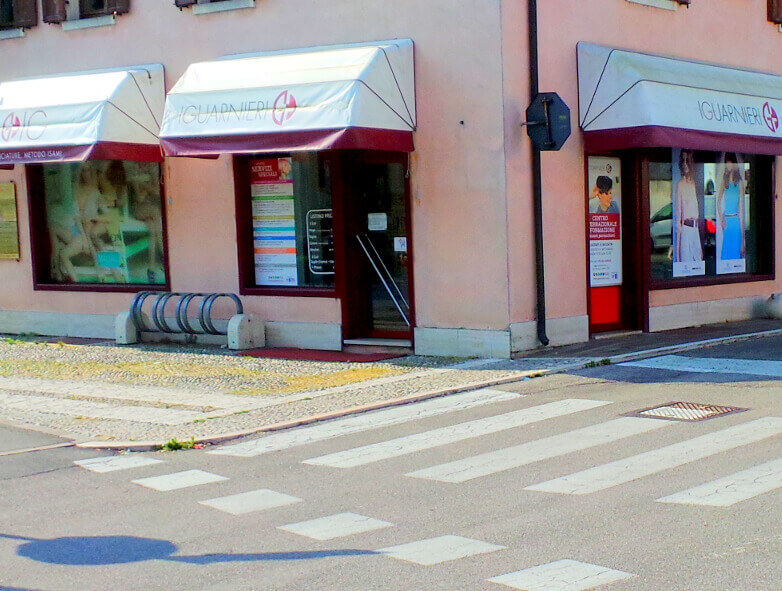 12 Idee Su Acconciature Capelli Medi Pinterest