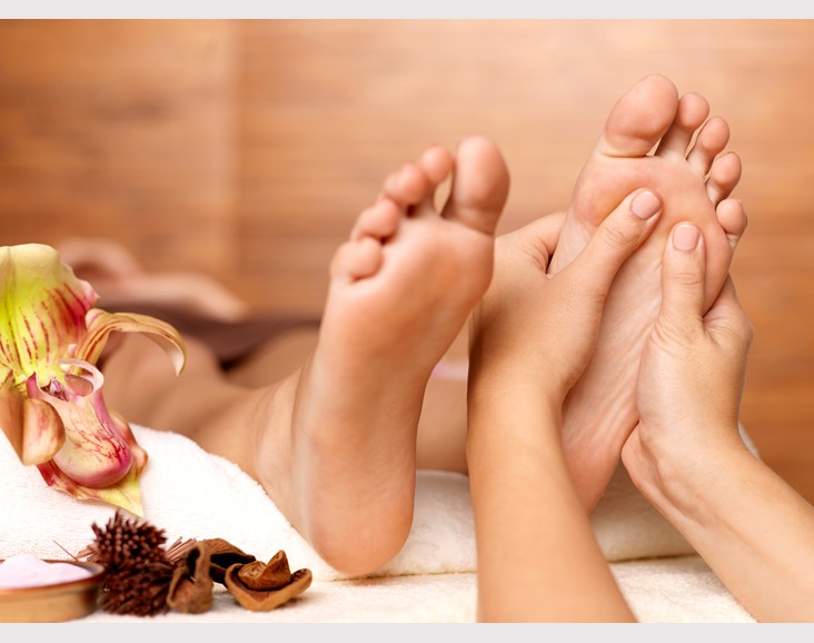 Massaggio ai piedi rilassante